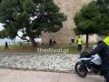 Σοκ στη Θεσσαλονίκη: Άνδρας έπεσε από τον Λευκό Πύργο