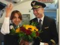 Πιλότος έκανε πρόταση γάμου στην αεροσυνοδό κατά τη διάρκεια πτήσης