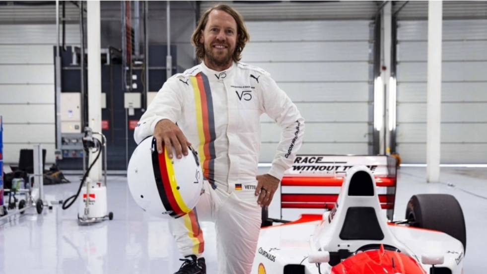 F1 - Ο Φέτελ συζητά το ενδεχόμενο επιστροφής