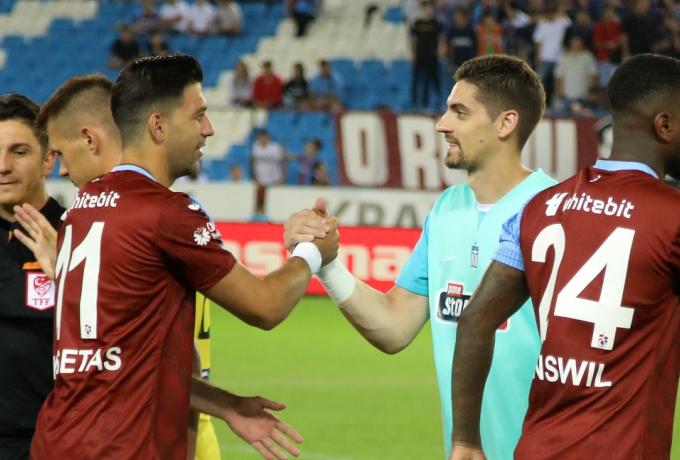 Ανατροπή για Μπακασέτα
