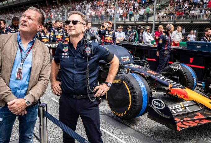 Ο Γιος Φερστάπεν αμφισβητεί τη Red Bull Racing...