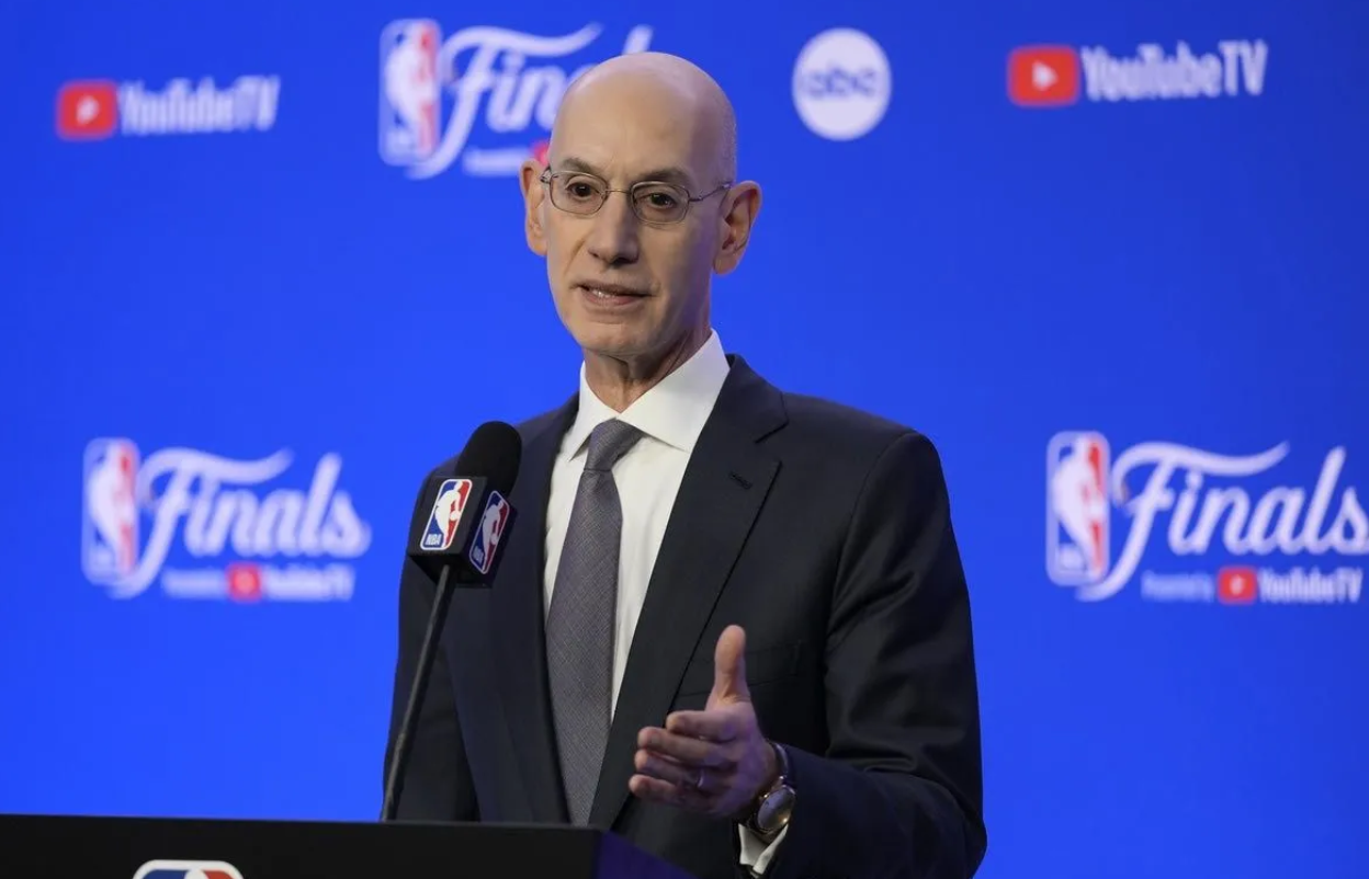 “Οι συζητήσεις με την EuroLeague συνεχίζονται, σκεφτόμαστε πώς μπορούμε να εφαρμόσουμε salary cap στην Ευρώπη”