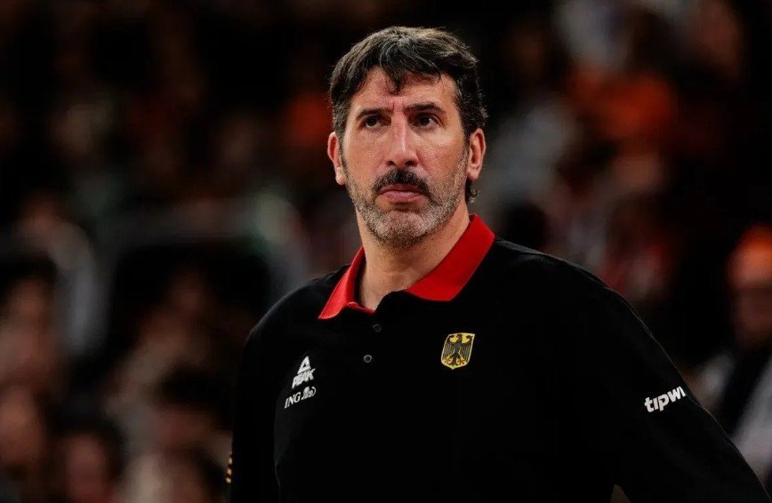 Τέλος ο Μουμπρού, αυτός είναι ο νέος head coach της Γερμανίας