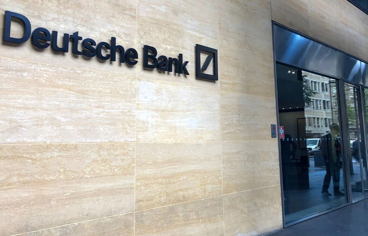 Έφοδος στην Deutsche Bank: Έρευνα για ξέπλυμα χρήματος, στο "κάδρο" και ο Αμπράμοβιτς