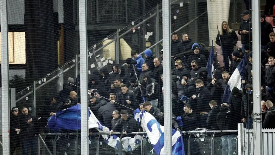 (UPD) Σέντρα στο Ουτρέχτη–Γκενκ μετά τα επεισόδια