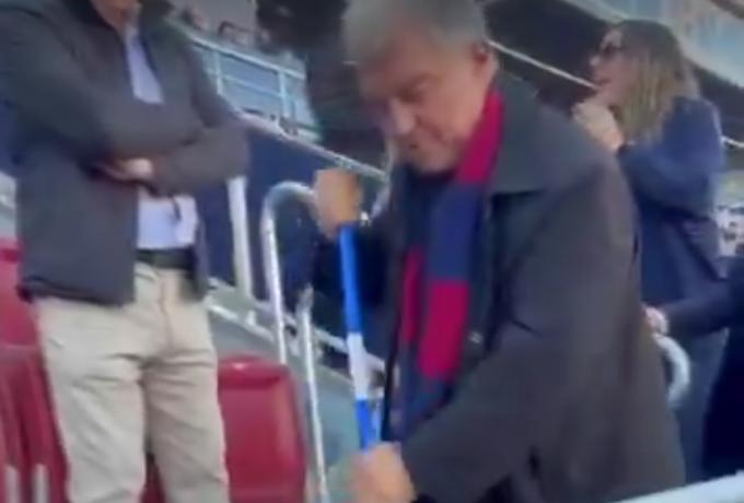 (Βίντεο) Ο Λαπόρτα έγινε… υπάλληλος καθαριότητας στο "Καμπ Νόου"