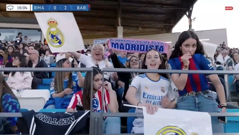 Όμορφες εικόνες στο Clasico  με οπαδούς να κάθονται δίπλα-δίπλα!