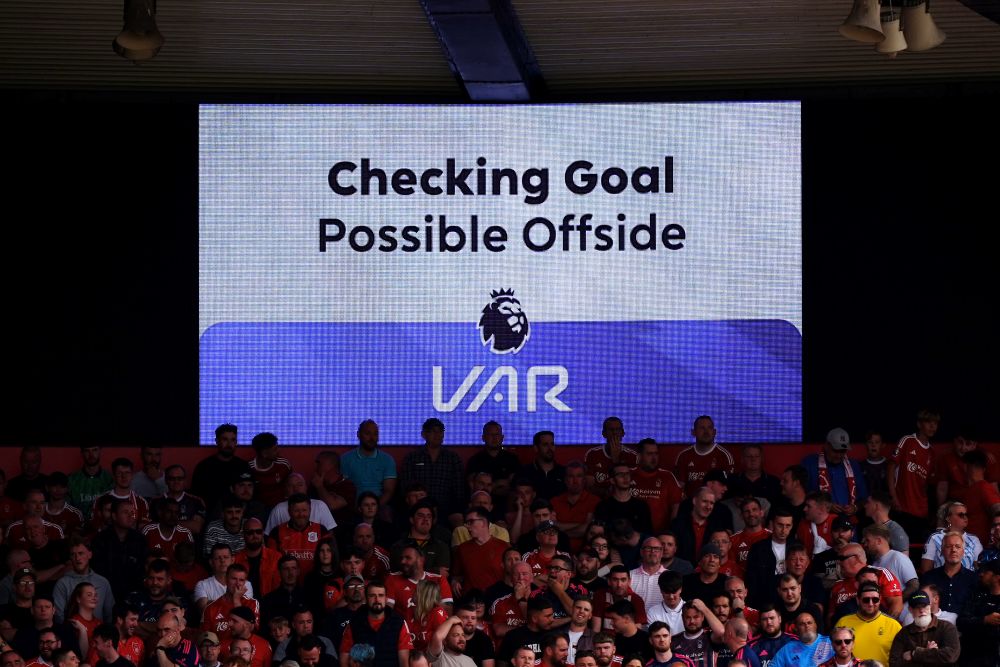 Σχεδόν κανείς δεν θέλει το VAR στην Premier League