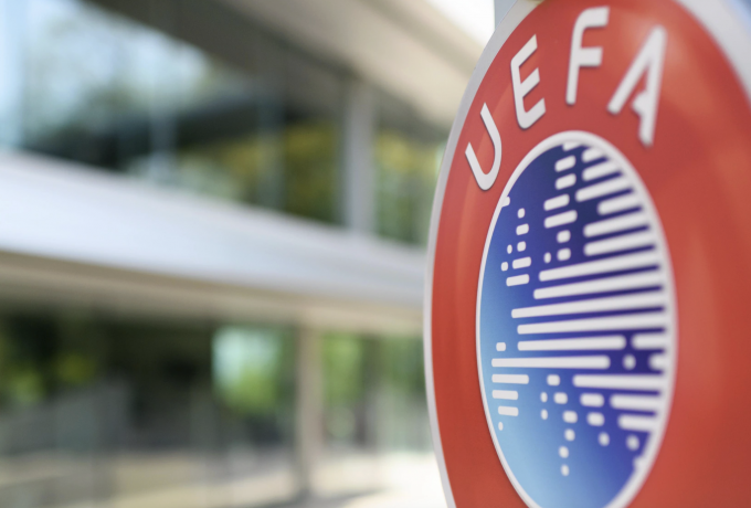 Η UEFA ερευνά τη Φενέρμπαχτσε για τα συμβόλαια παικτών και Μουρίνιο