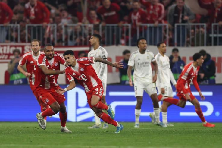 Ματσάρα με 7 γκολ και δραματική πρόκριση για Μπάγερν! (Στιγμιότυπα)