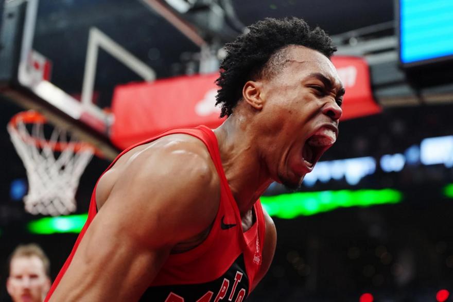 Τρομερός Μπάρετ έστειλε τους Ράπτορς σε Game 7