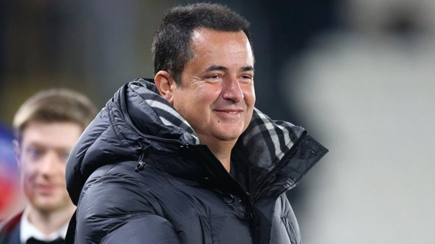 «Γνωρίζω τον Μαρινάκη, δεν έχουμε πει όμως λέξη για τη Μάριμπορ»