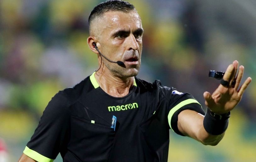 referee