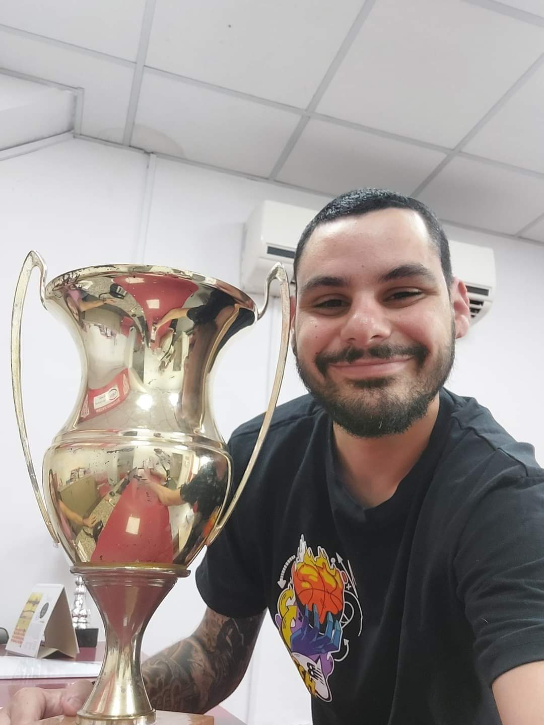 υξτηγβντγηυ