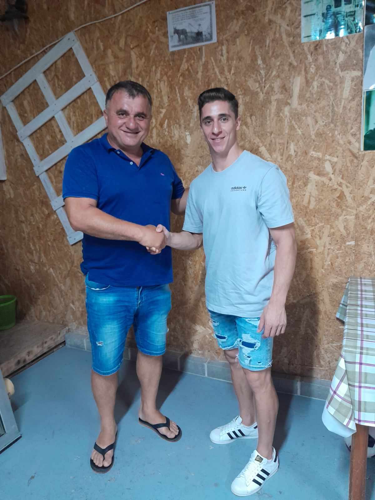 λλλλλ