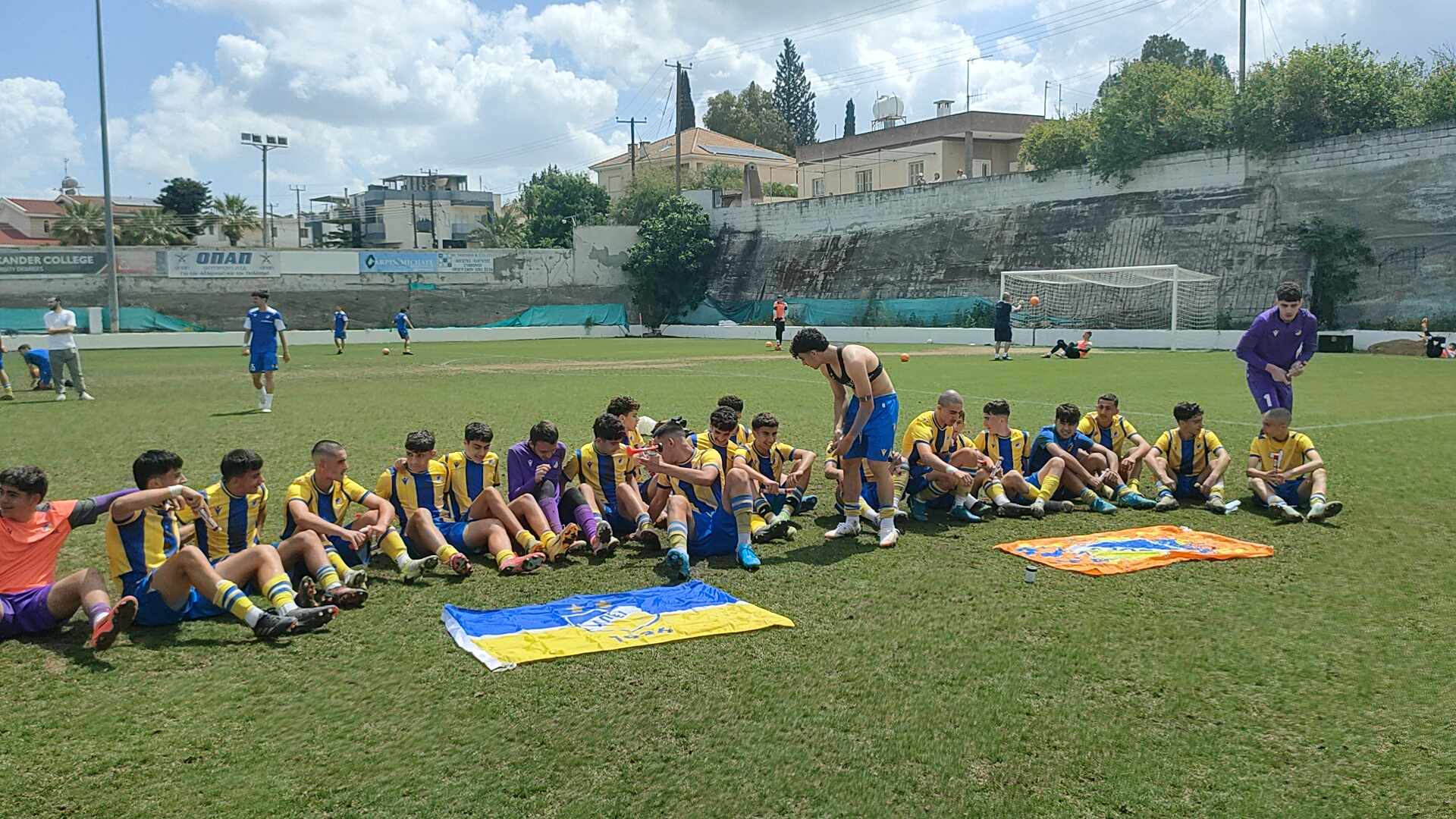 ΑΠΟΕΛ43