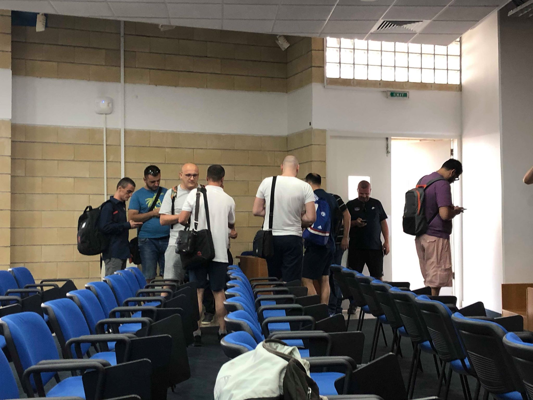 μαυρρρρρρρ