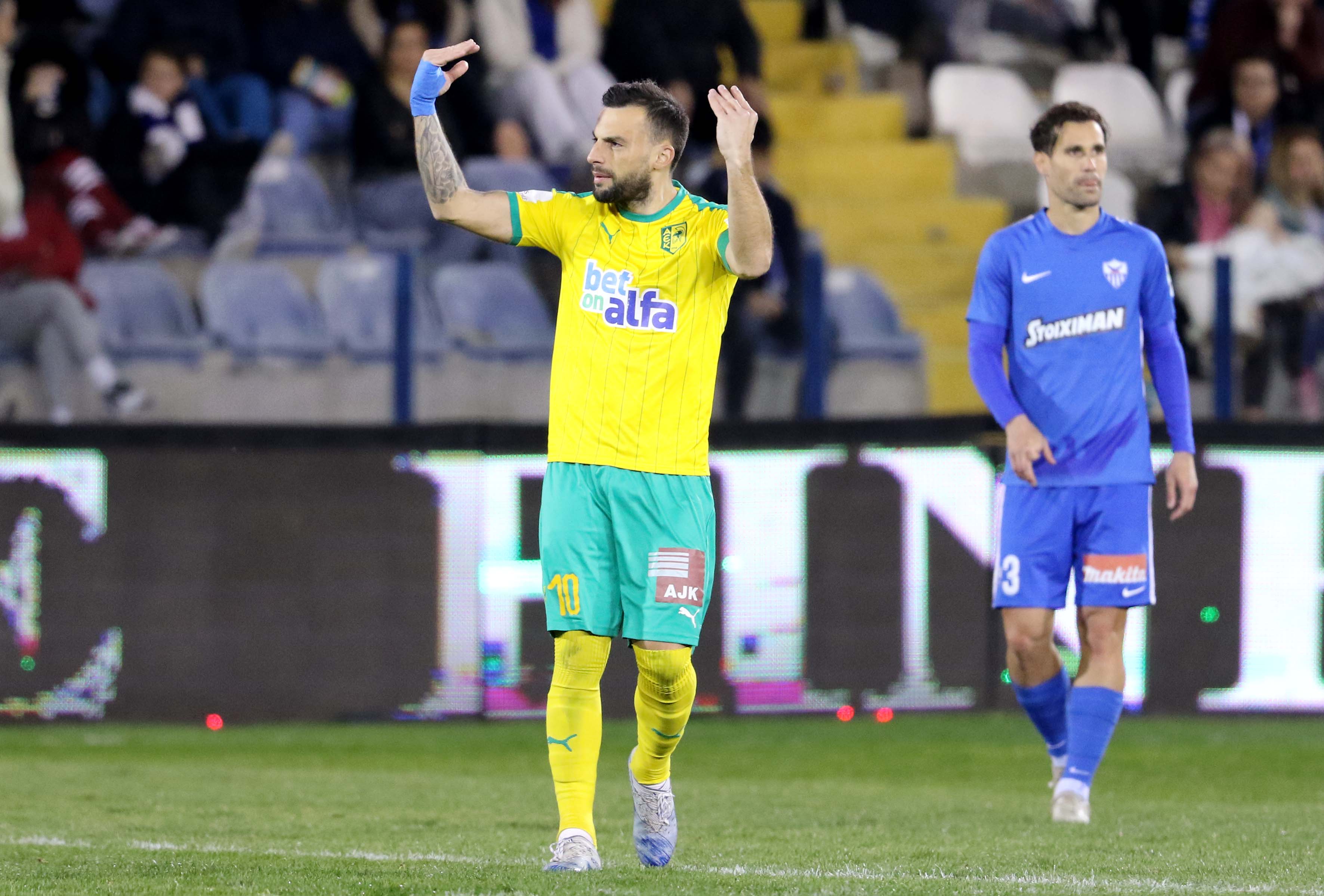 trisko_aek