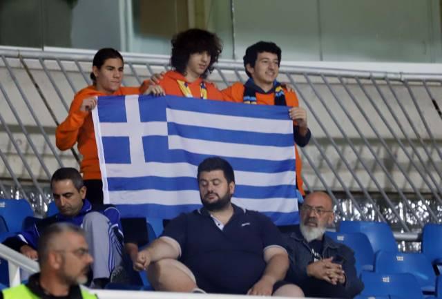 ΦΩΤΟΡΕΠΟΡΤΑΖ/ΑΠΟΕΛΙΣΤΕΣ και Ελληνικές σημαίες...