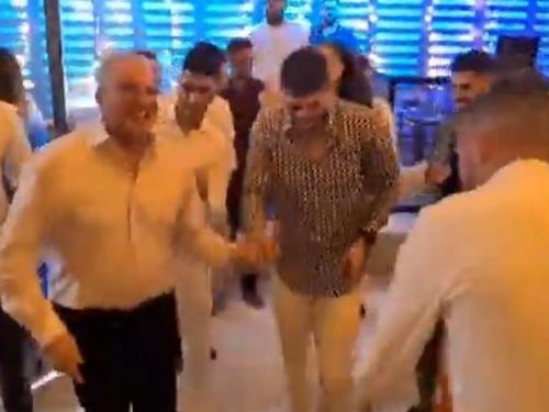 Χορός με παίκτες στο γάμο της Φυτούλας! (βίντεο)