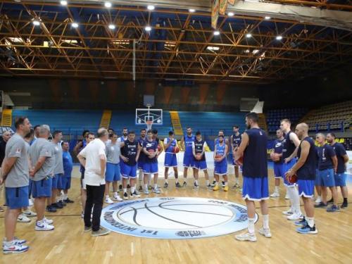 Με 16 παίκτες η Εθνική στη Λάρισα, «μέσα» ο Κώστας Αντετοκούνμπο