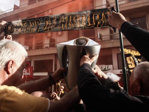  Το ταξίδι των δύο τροπαίων που κατέκτησε η AEK συνεχίζεται σε όλη την Ελλάδα