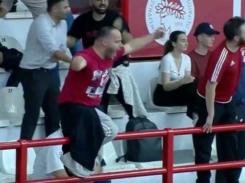 Ολυμπιακός - Μίλαν: Οι φίλοι των Πειραιωτών στο "Μερκούρη" γιόρτασαν για τα ιστορικά γκολ στον τελικό του Youth League