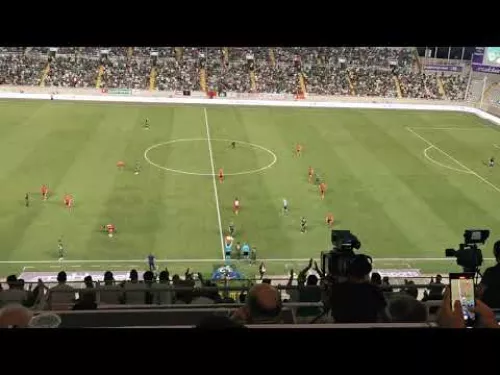 Standing ovation για Μπεζους