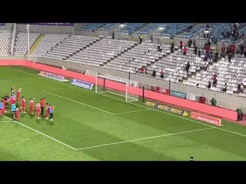 Πανηγυρισμοί οπαδών και παικτών Σαλαμίνας μετά τη νίκη επί της Ομόνοιας στο ΓΣΠ