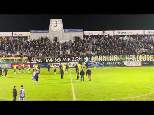 ΟΛΕ και αποθέωση σε Σιμόν από οπαδούς ΑΕΚ στο Δασάκι