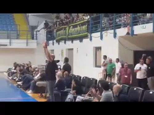 Πετρολίνα ΑΕΚ-Κεραυνός, Ανδρέας Λευκαρίτης με κόσμο