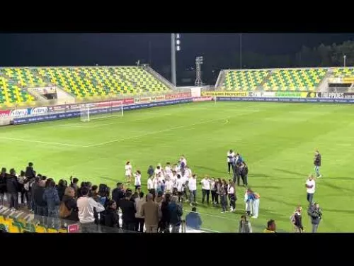 Πανηγυρισμός των Apollon Ladies με τον κόσμο