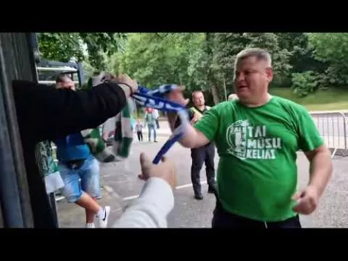 Αντάλλαξαν κασκόλ οι Παφίτες με τους Λιθουανούς