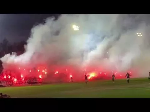 Εντυπωσιακή Θύρα 9 με καπνογόνα και «όπου κι αν παίζεις τριφυλλάρα έρχομαι»
