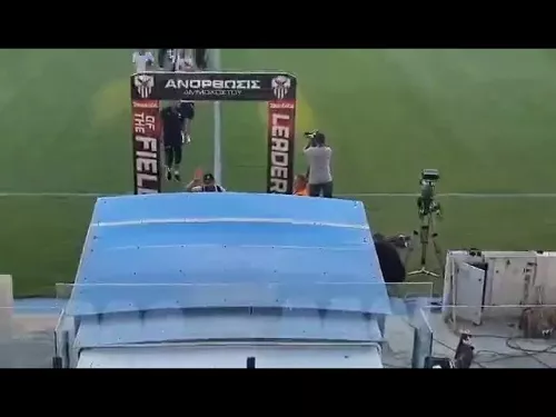 Η άφιξη του ΑΠΟΕΛ στο "ΠΑΠ"