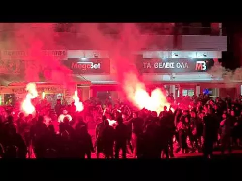 Οπαδοί Απόλλωνα έξω από Τσίρειο