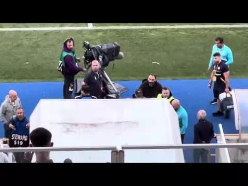 Έντονος διάλογος Πίντο με οπαδό στη Δυτική