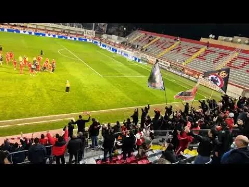 Ντιρλι Ντιρλι παίχτες και κόσμος έγιναν ένα