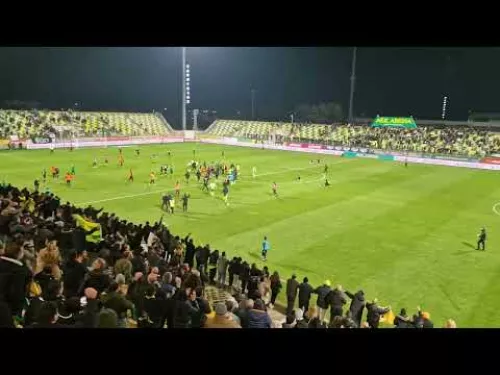 ΑΕΚ γερά και φέρε το πρωτάθλημα στην Λάρνακα