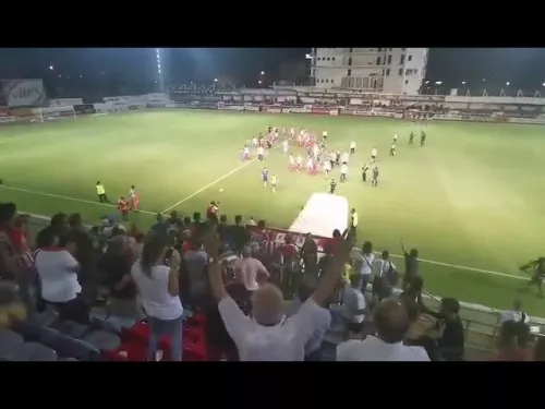 Σαλαμιναίοι χειροκροτήματα