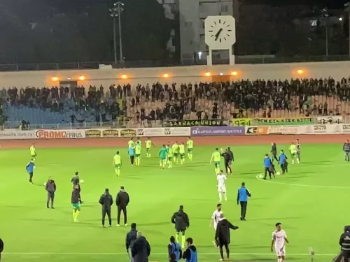 «ΑΕΚ γερά και φέρε μας πρωτάθλημα στη Λάρνακα» (ΟΛΕ με παίκτες)