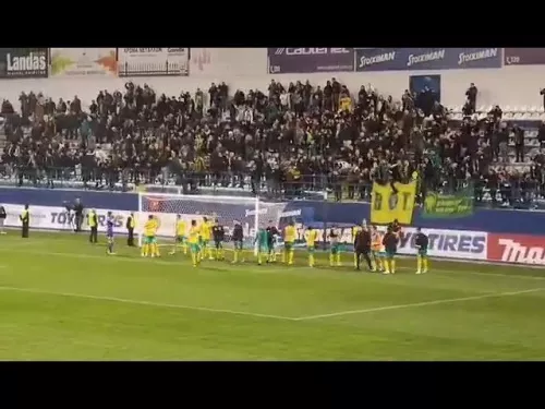 ΟΛΕ - ΟΛΕ από παίκτες στη κερκιδα της ΑΕΚ