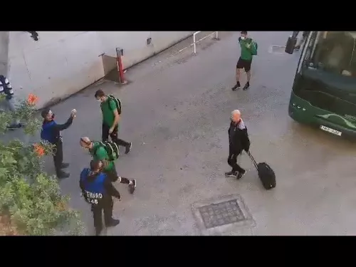 Άφιξη αποστολής Ομόνοιας για τον αγώνα με την ΑΕΛ