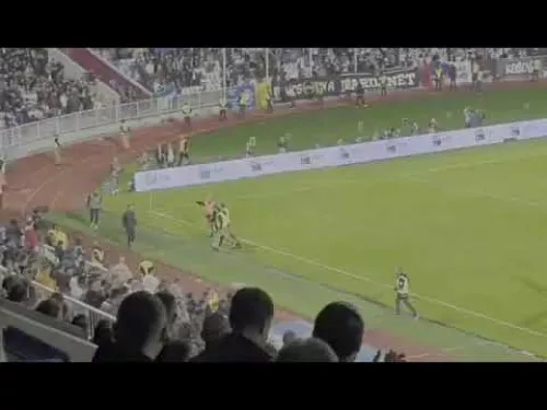 Κοσοβάρος "εισβολέας" στο γήπεδο