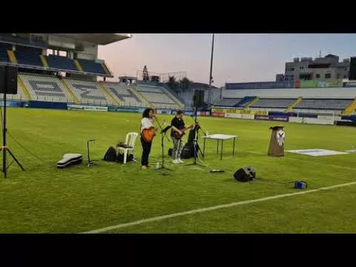 Καρτερούμε μέρα νύχτα...