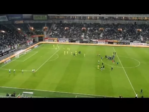 Παίκτες ΑΕΚ σε κόσμο