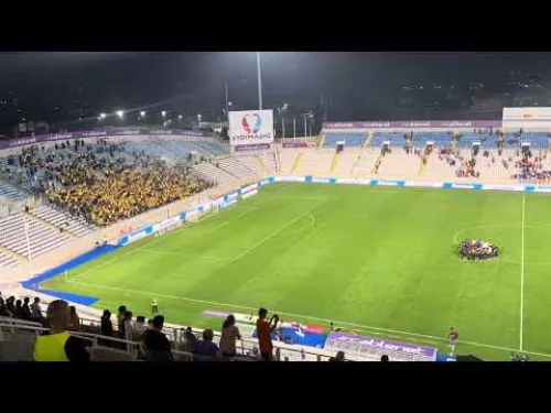 Σύνθημα οι ΑΕΛίστες και κύκλο οι παίκτες παρά την ήττα