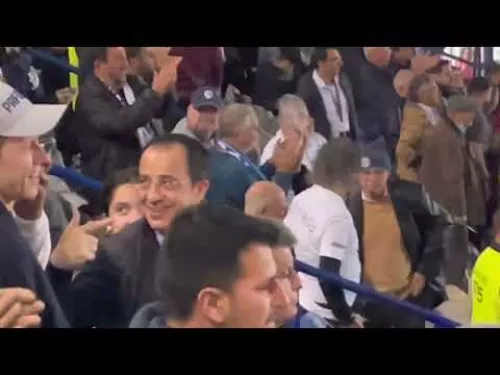 Χειροκρότησε στην ισοφάριση ο Πρόεδρος