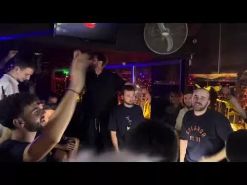 Ύμνος ΑΠΟΕΛ στο πάρτι των παικτών