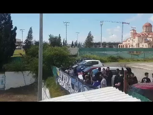 ΘΥΡΑ 1 σε αγώνα Κ17 του Απόλλωνα